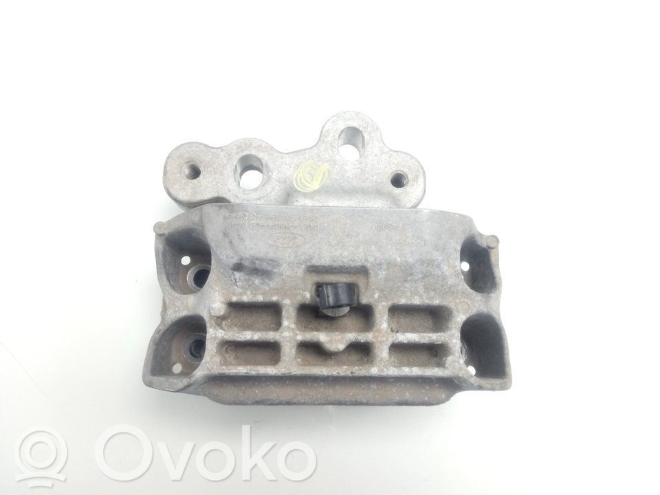 Engine mount bracket   GK217M124CB