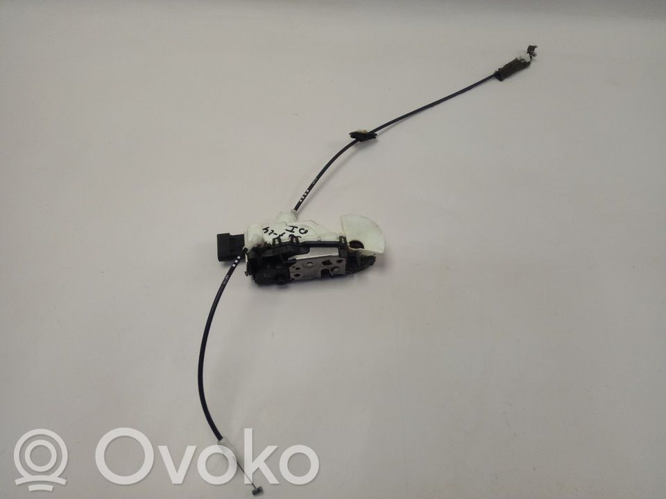 Peugeot 308 Front door lock 
