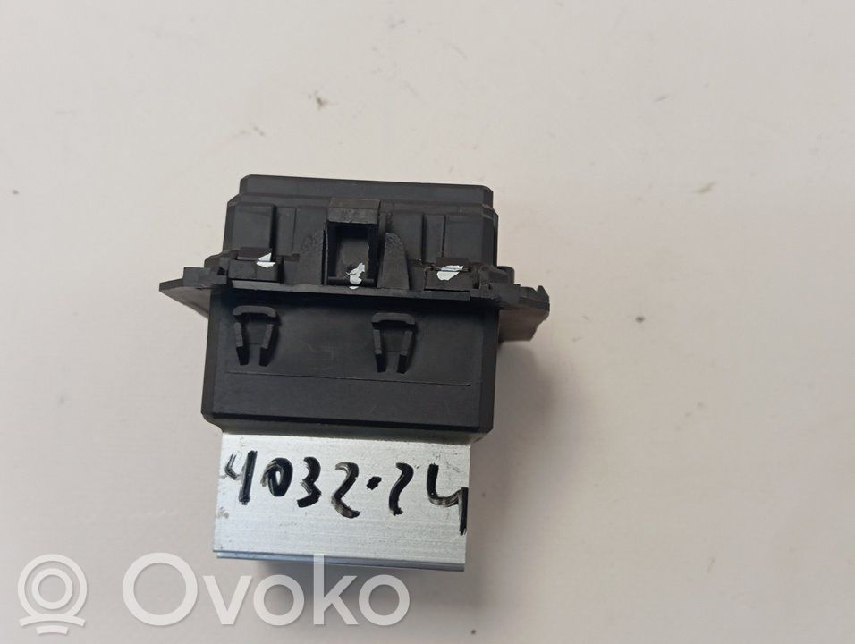 Renault Trafic III (X82) Rezystor / Opornik dmuchawy nawiewu