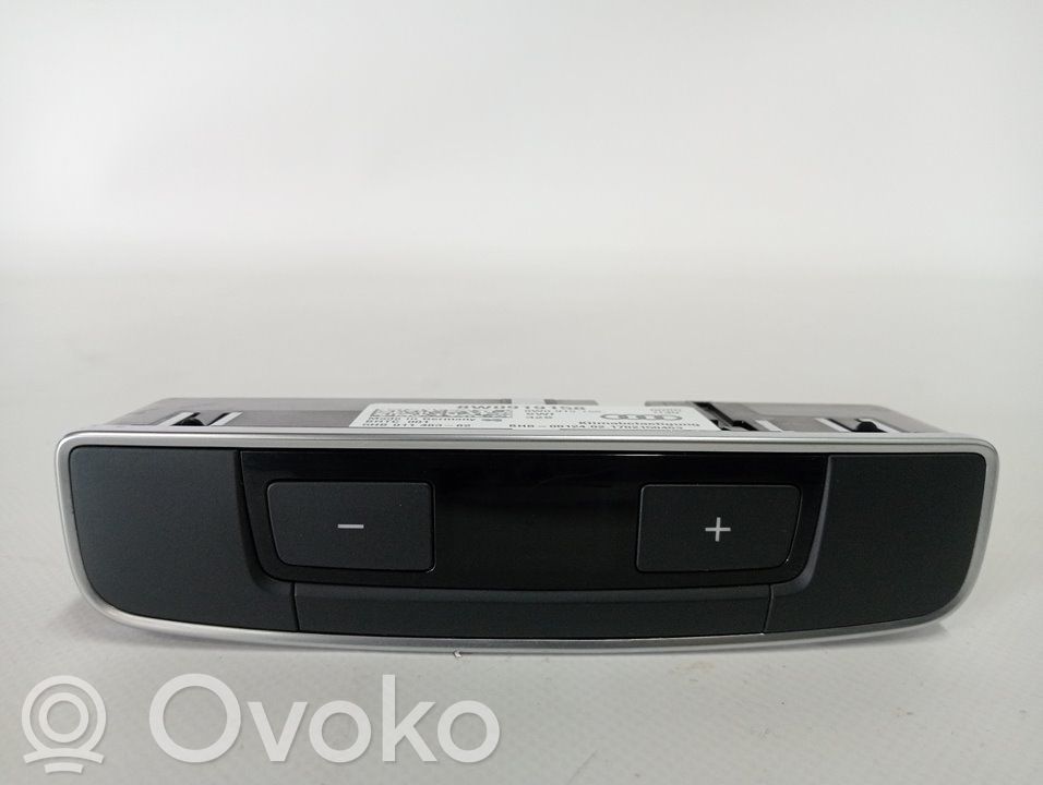 Panel klimatyzacji   8W0919158