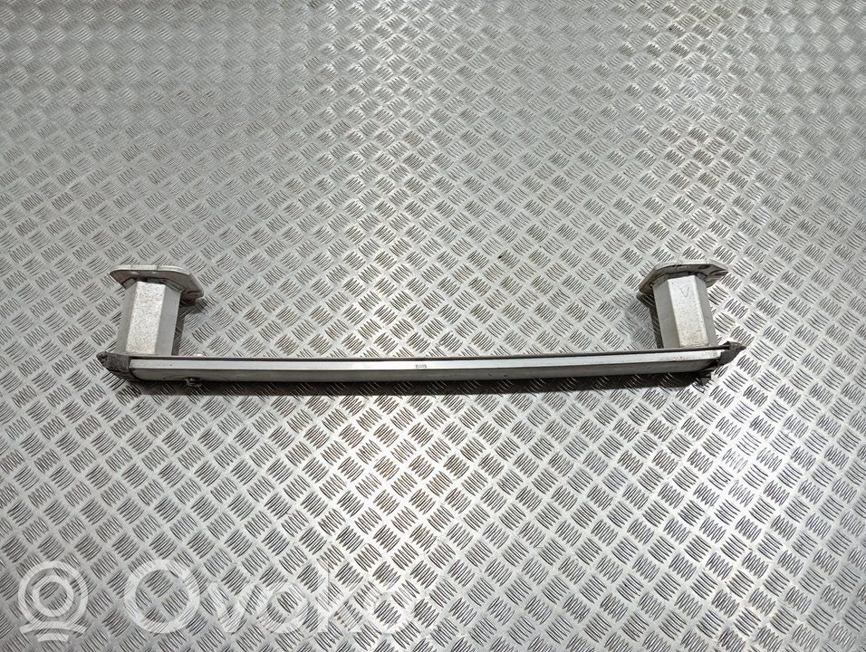 Soporte del parachoques delantero