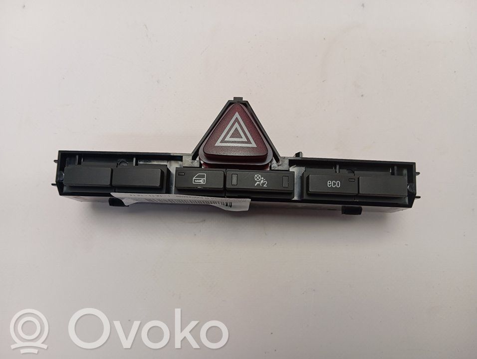 Botón interruptor de luz de peligro   SINREF