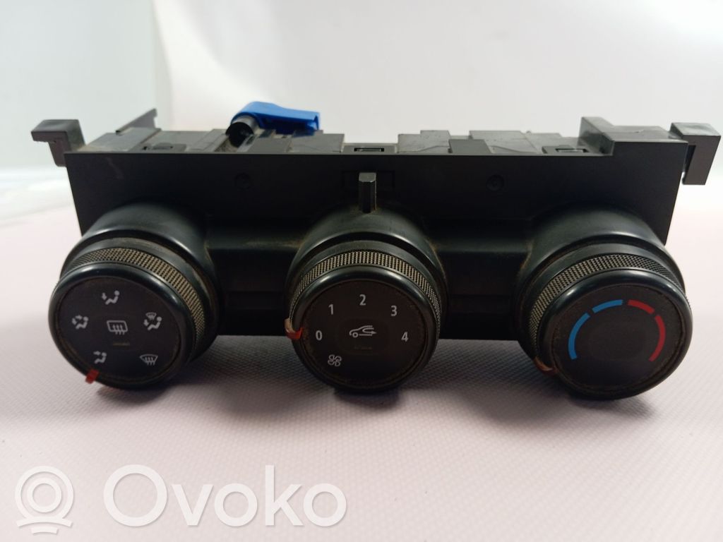 Renault Trafic III (X82) Climate control unit 
