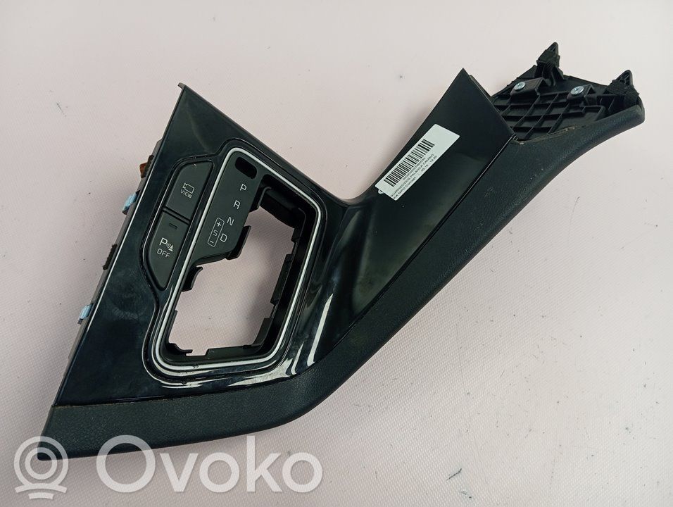 Ramka drążka zmiany biegów   84651G5000