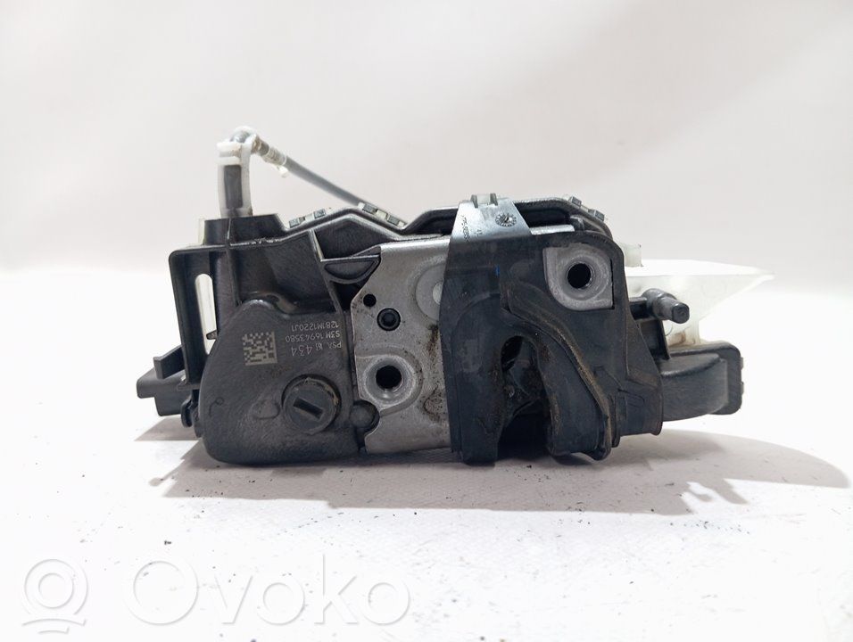 Citroen Berlingo Priekšpusē slēdzene 