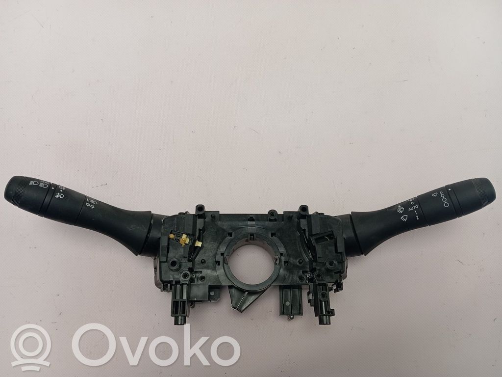 Interruptor de control del panel de luces   255676114R