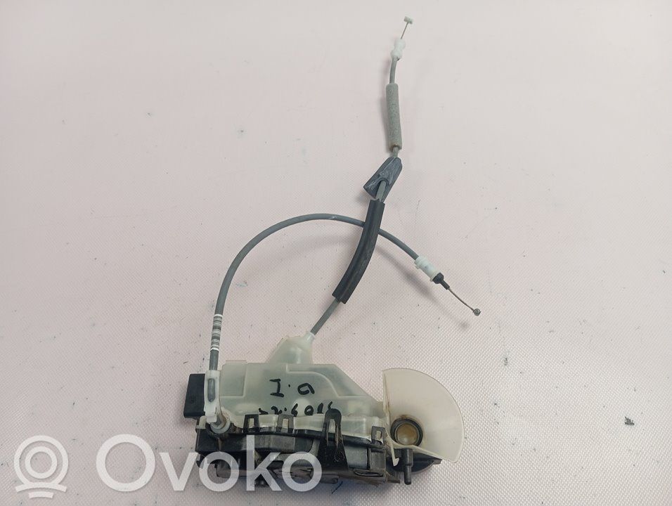 Peugeot 2008 II Front door lock 