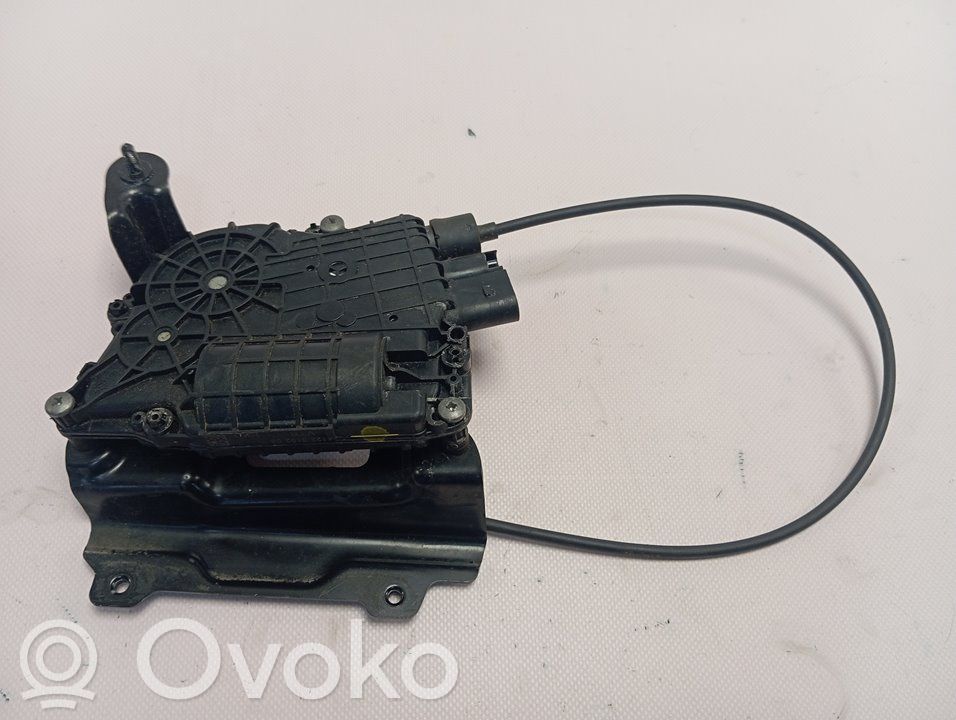 BMW 5 G30 G31 G38 Front door lock motor 