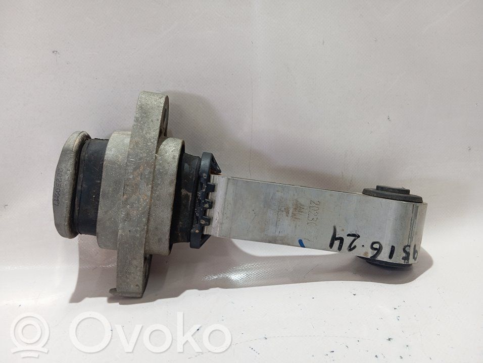 Engine mount bracket   20230227