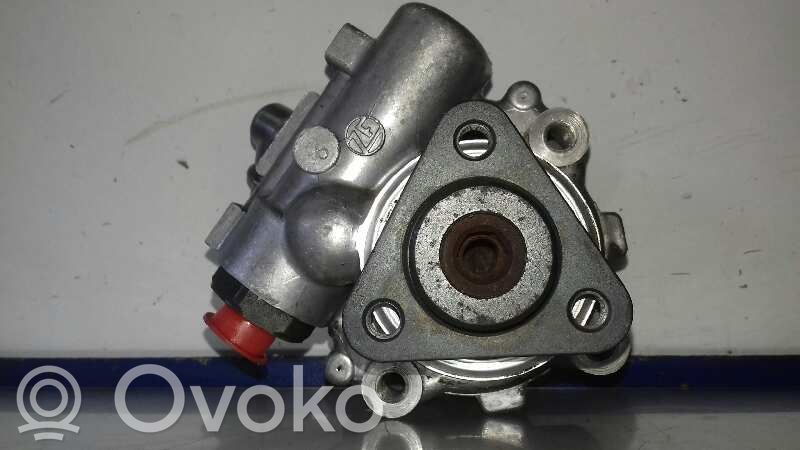 Ohjaustehostimen pumppu   4F0145155H