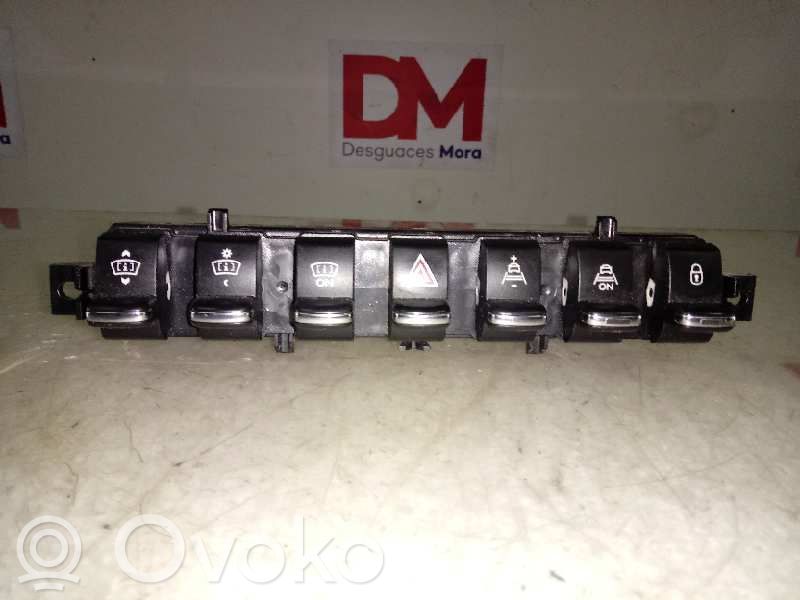 Botón interruptor de luz de peligro   96638425XTA