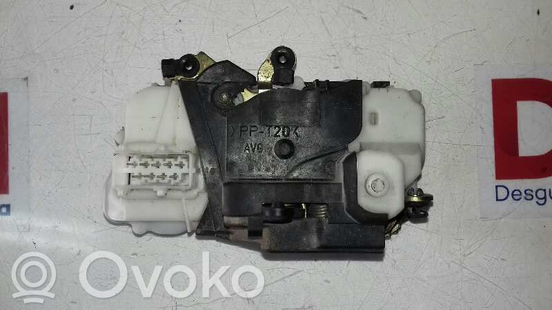 Peugeot 406 Front door lock 