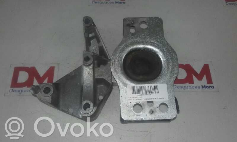 Renault Megane II Engine mount bracket 