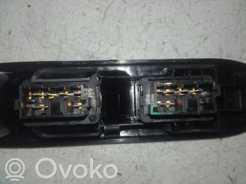 Peugeot 307 Electric window control switch 