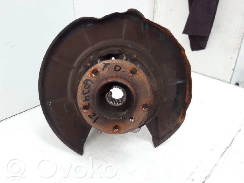 Front wheel hub spindle knuckle