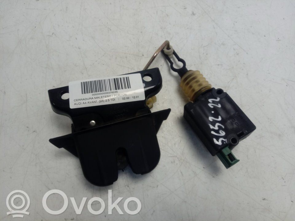 Tailgate lock latch   8D9827520A
