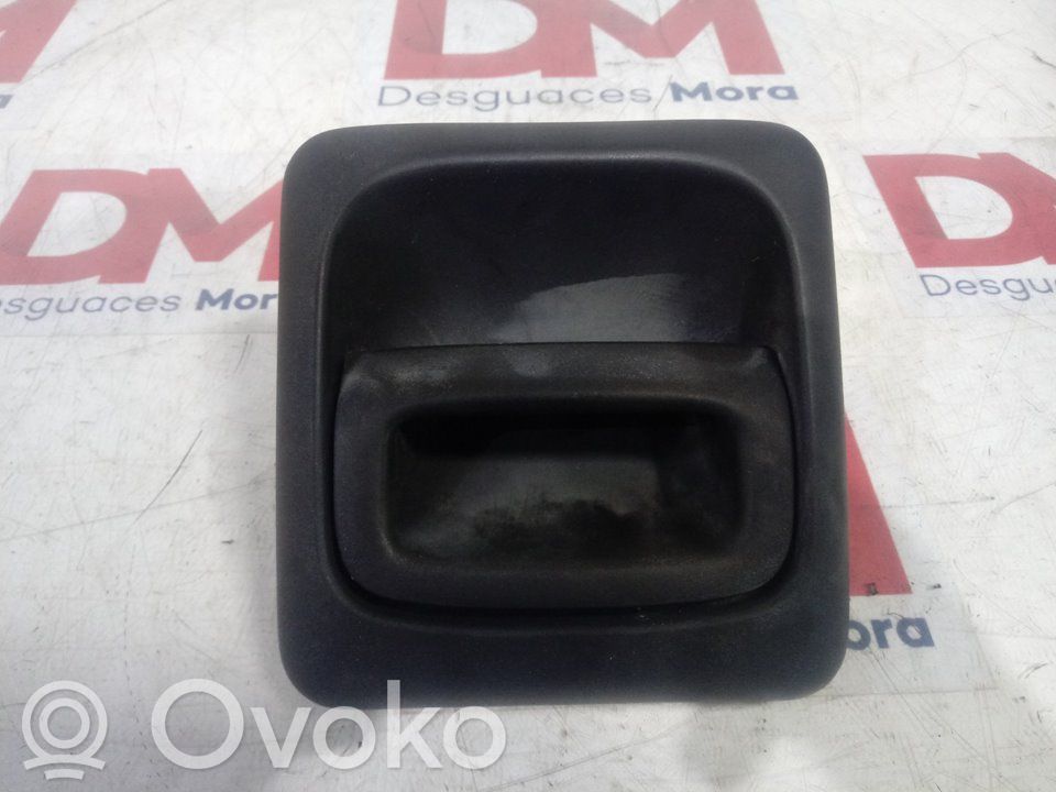 Manecilla externa puerta delantera