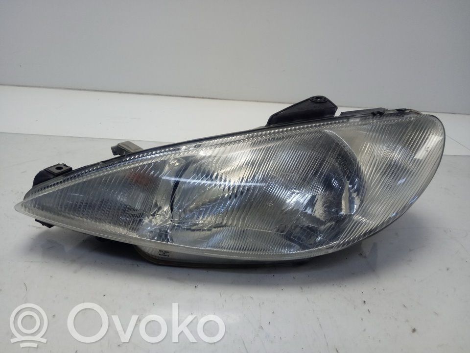 Peugeot 206 Lampa przednia 