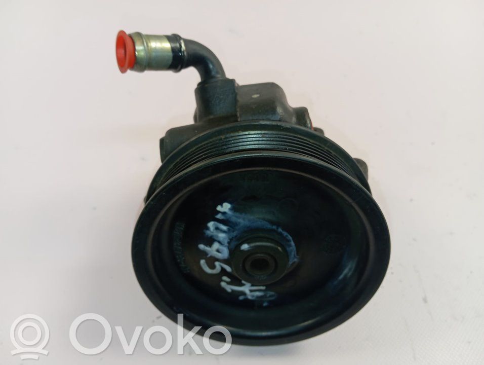 Ohjaustehostimen pumppu   YC1E3A733AB