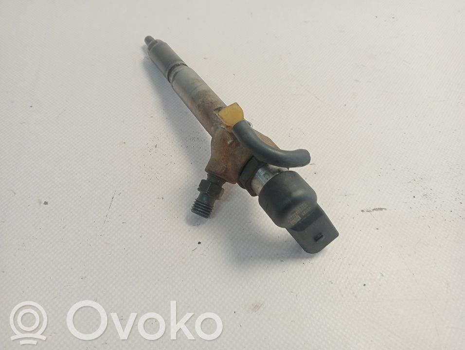 Inyector de combustible   8200842205