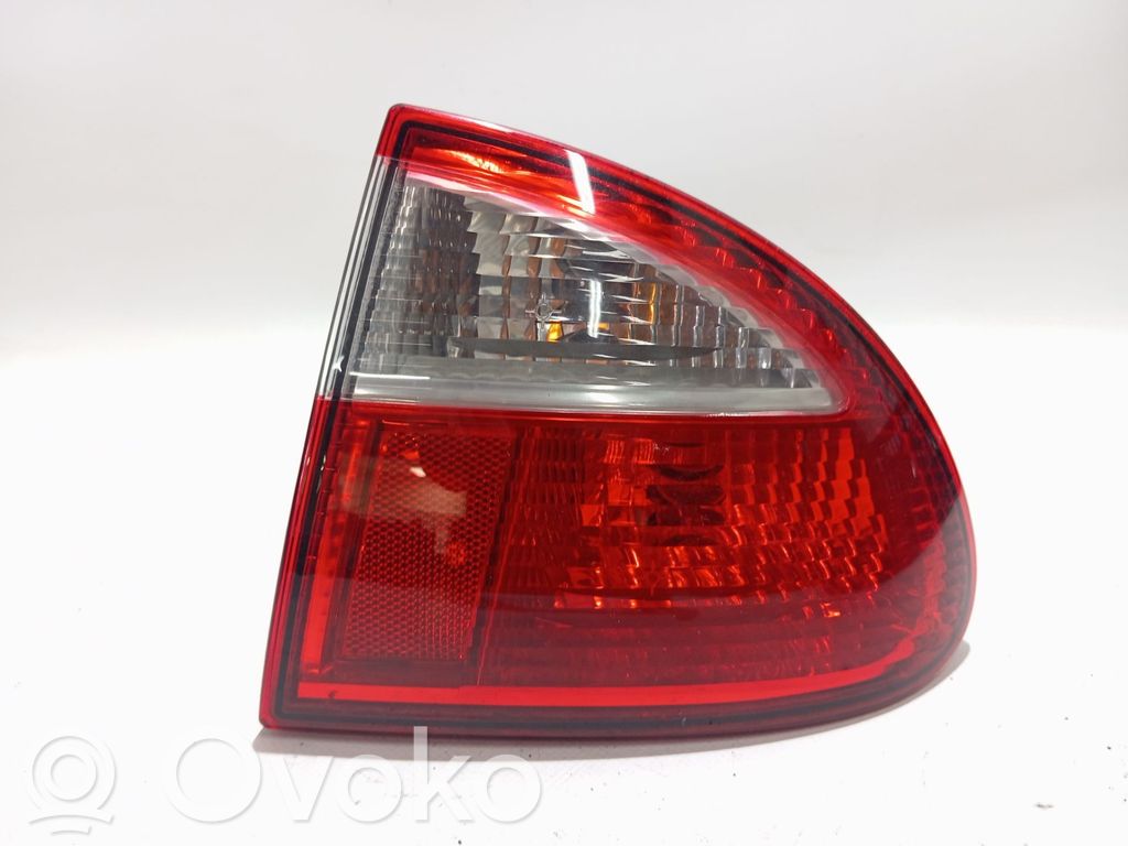 Lampa tylna   1M6945112