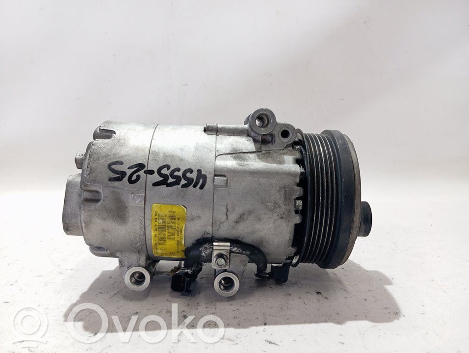 Ilmastointilaitteen kompressorin pumppu (A/C)   4M5H19D629AE
