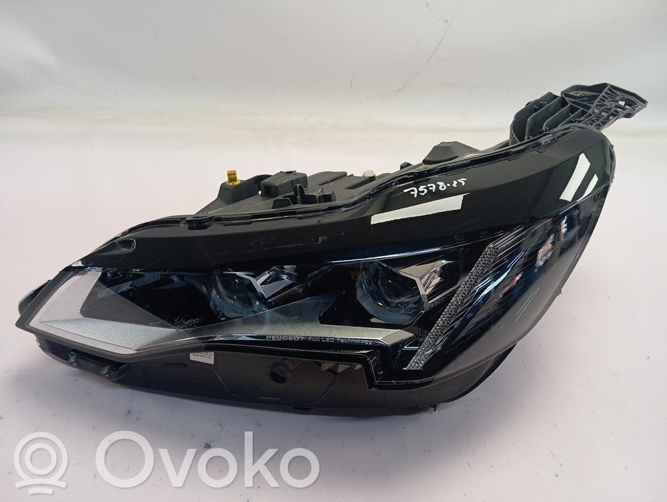 Peugeot 3008 II Lampa przednia 