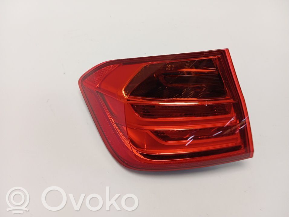 Rear/tail lights   7372783