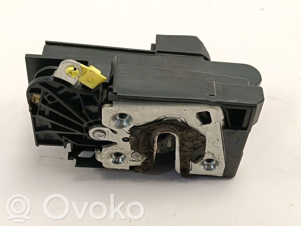 Dacia Duster II Takaoven lukko 