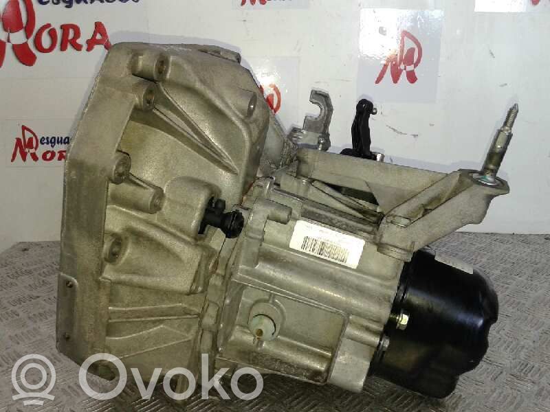 Nissan Juke I F15 Scatola del cambio manuale a 5 velocità 
