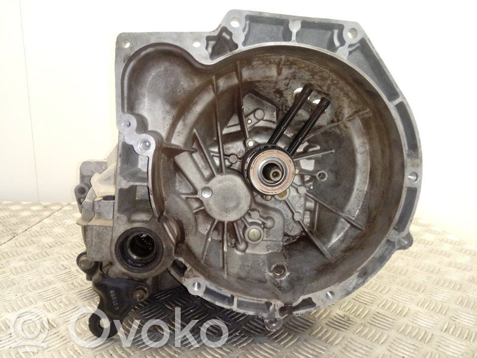 5 Gang Schaltgetriebe   8A6R7002EA