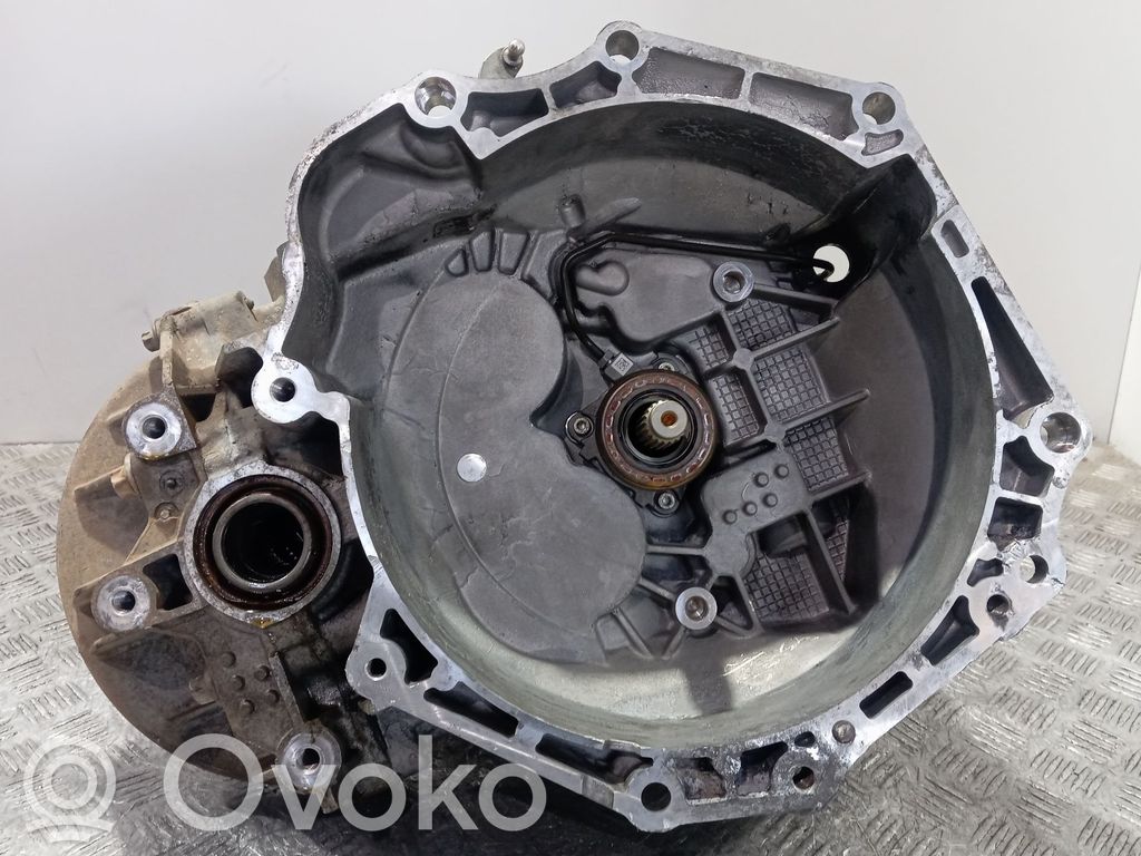 Opel Astra J Cutie viteze manuală cu 5 trepte 
