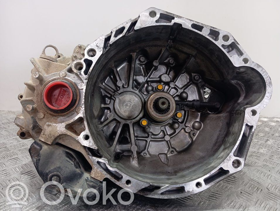 KIA Stonic Cutie viteze manuală cu 5 trepte 