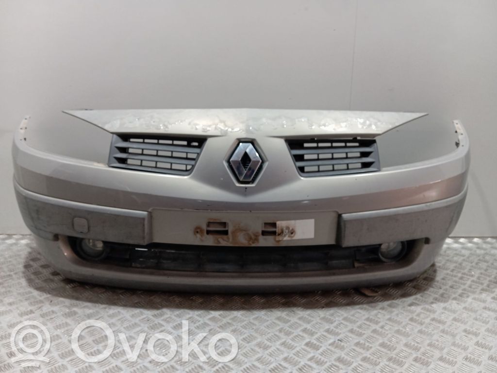 Renault Megane II Parachoques delantero 