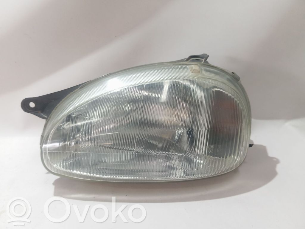 Opel Corsa B Faro/fanale 