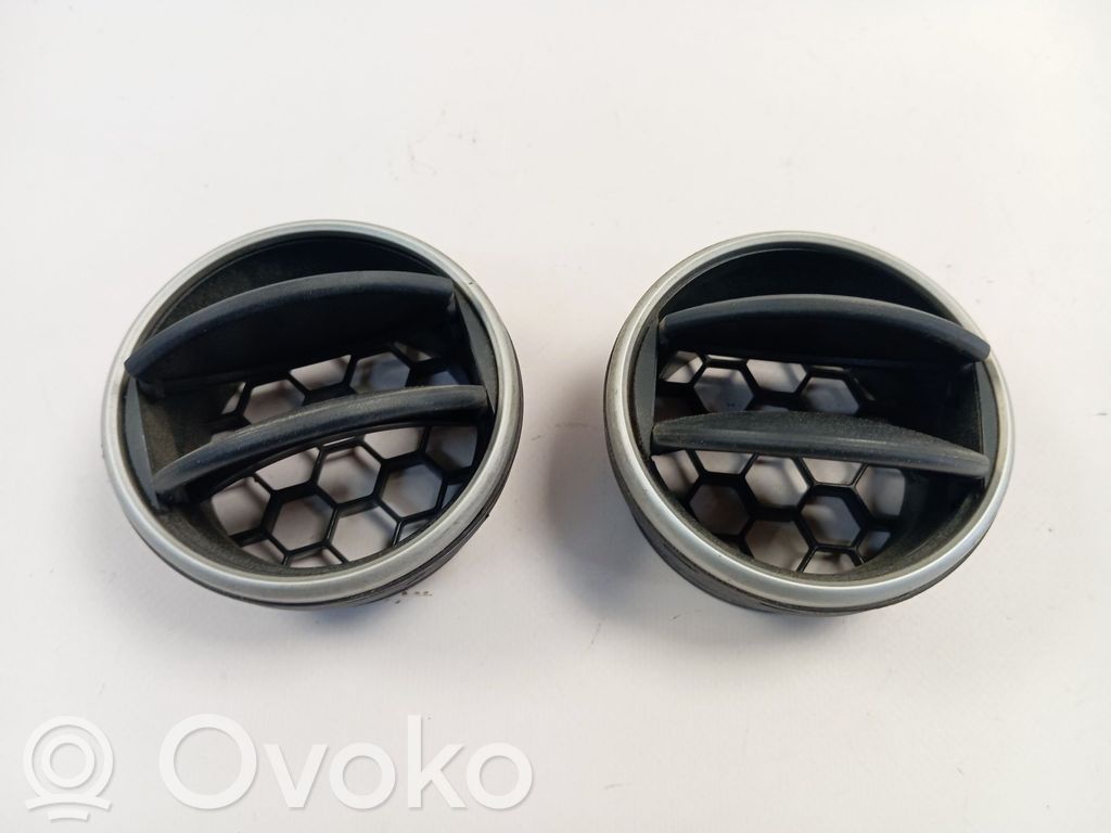 Seat Ibiza IV (6J,6P) Dysze / Kratki nawiewu deski rozdzielczej 