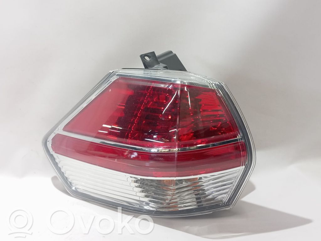 Nissan X-Trail T32 Lampă spate în caroserie 