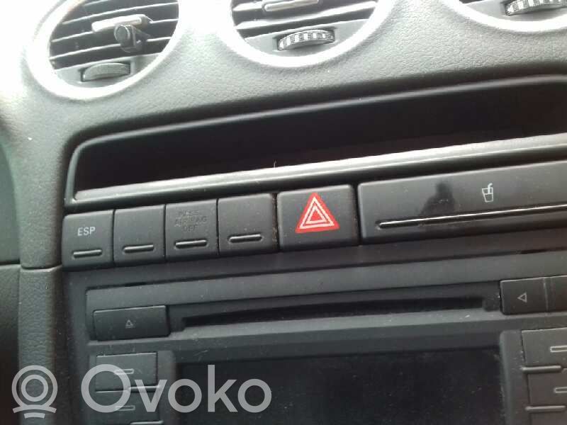 Hazard light switch