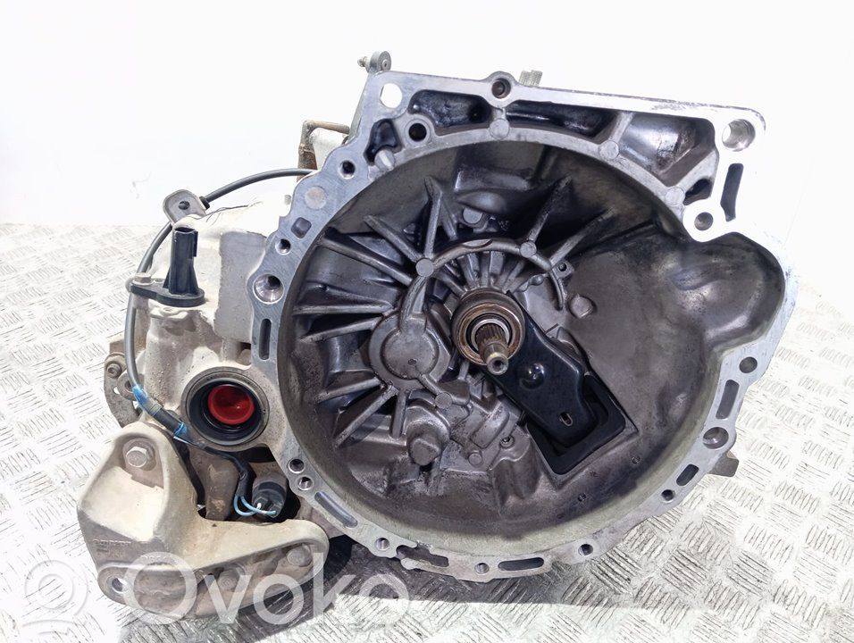 Manual 5 speed gearbox   8TH04