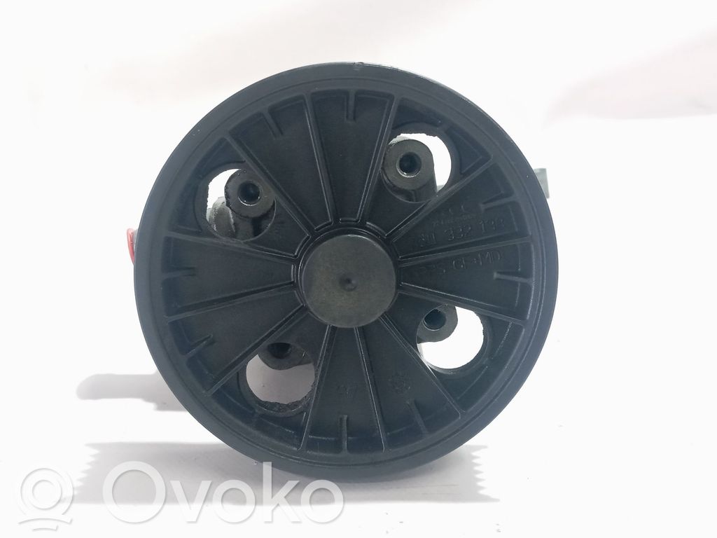 Volvo XC90 Power steering pump 