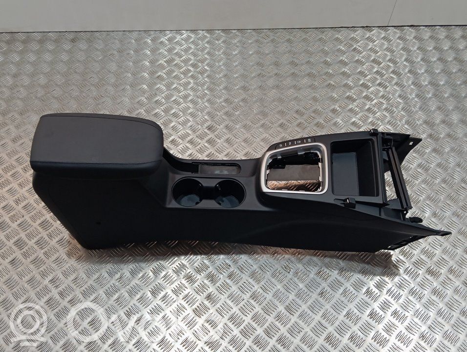 KIA Xceed Armrest 
