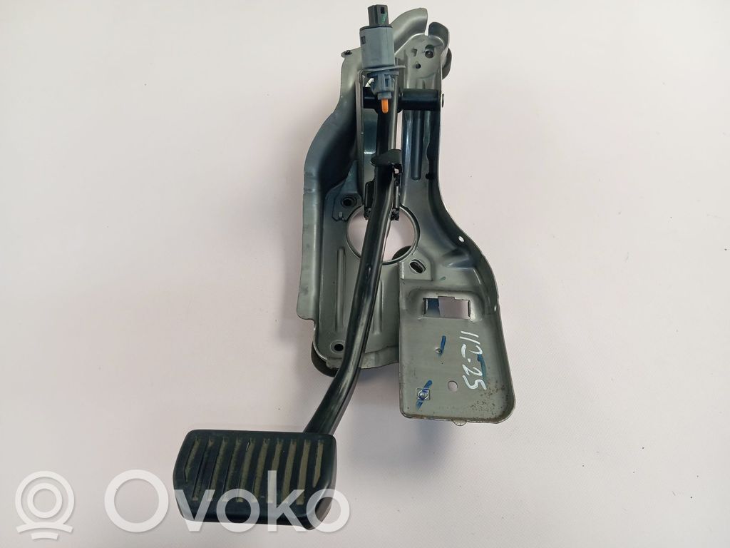 Lynk & co 01 Bremspedal 