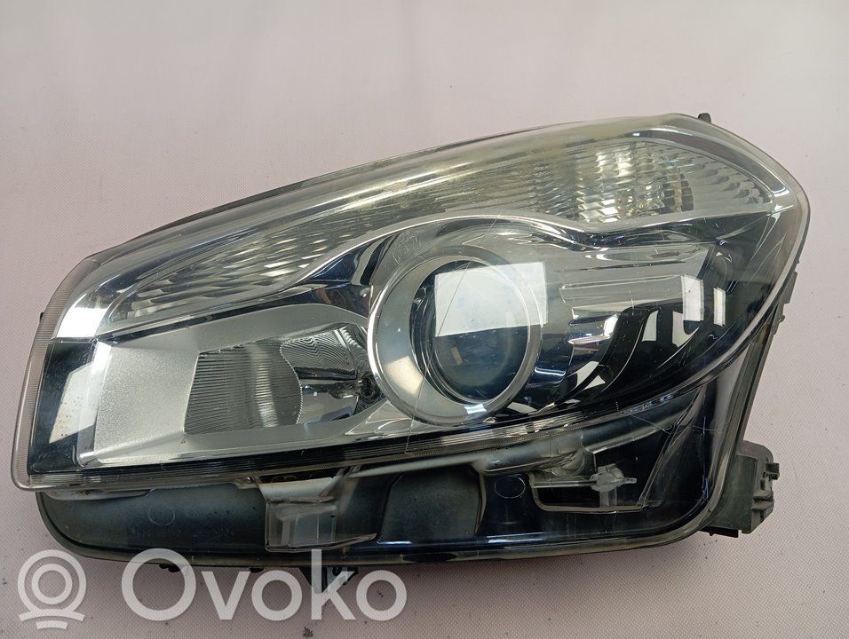 Nissan Qashqai Lampa przednia 