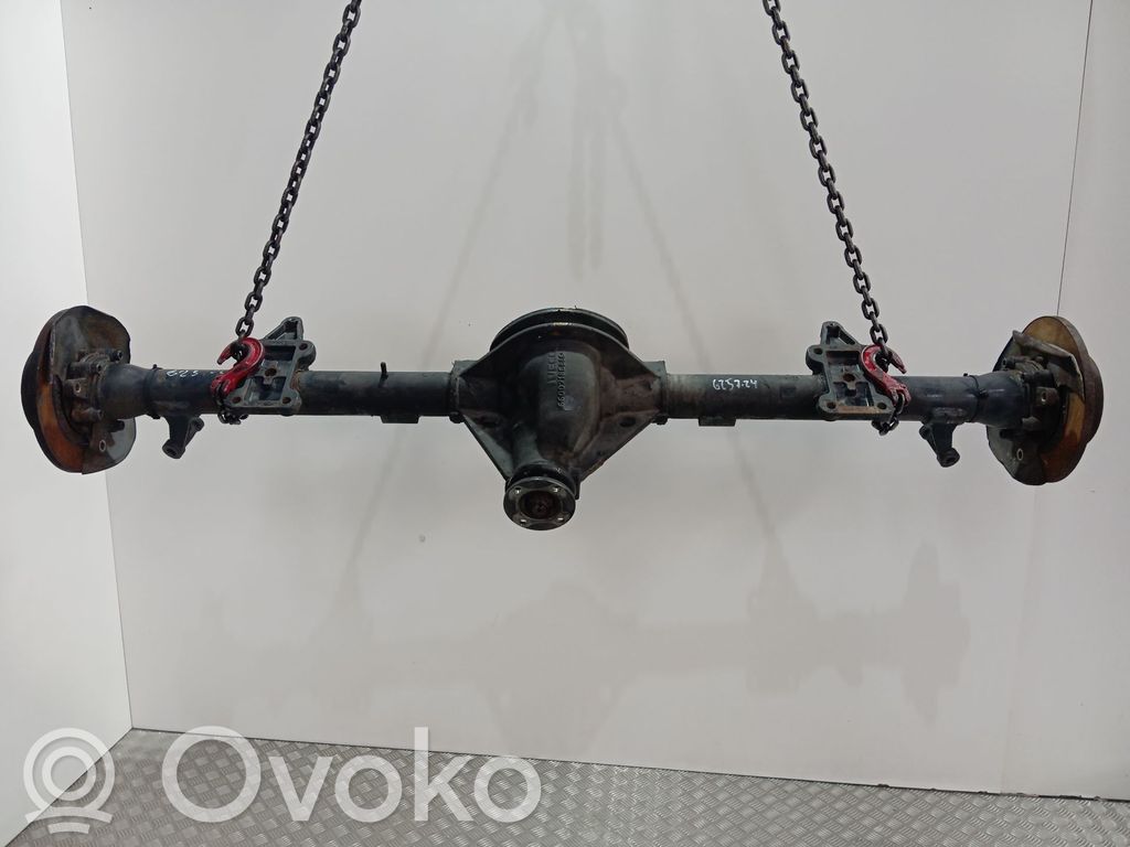 Iveco Daily 6th gen Hinterachsträger mit Reduzierstück 