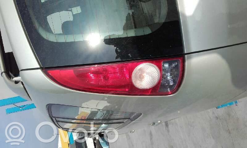 Lampa tylna
