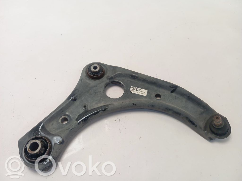 Nissan Note (E12) Wahacz przedni 