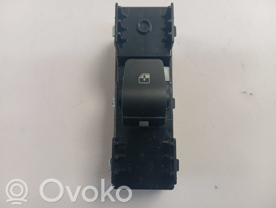 Hyundai i30 Interrupteur commade lève-vitre
