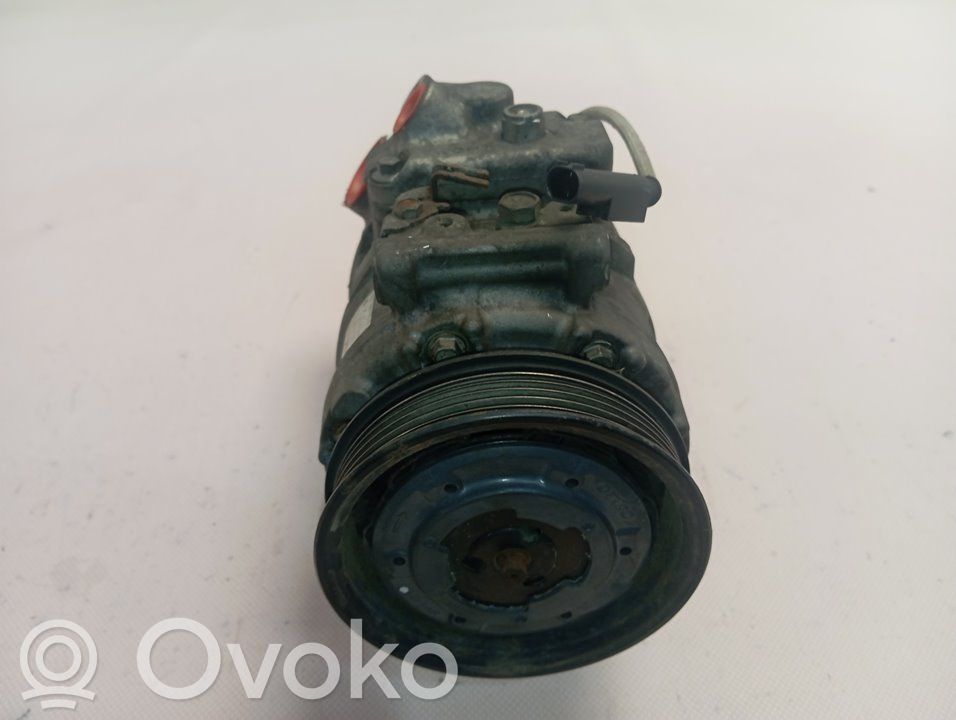 Ilmastointilaitteen kompressorin pumppu (A/C)   64526956716