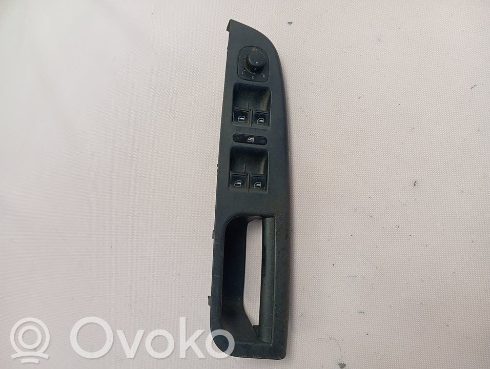 Volkswagen Golf SportWagen Przyciski szyb 