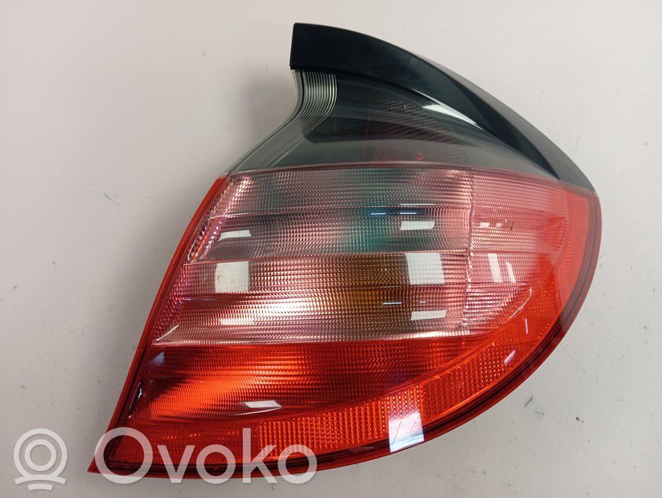 Mercedes-Benz C W203 Lampa tylna